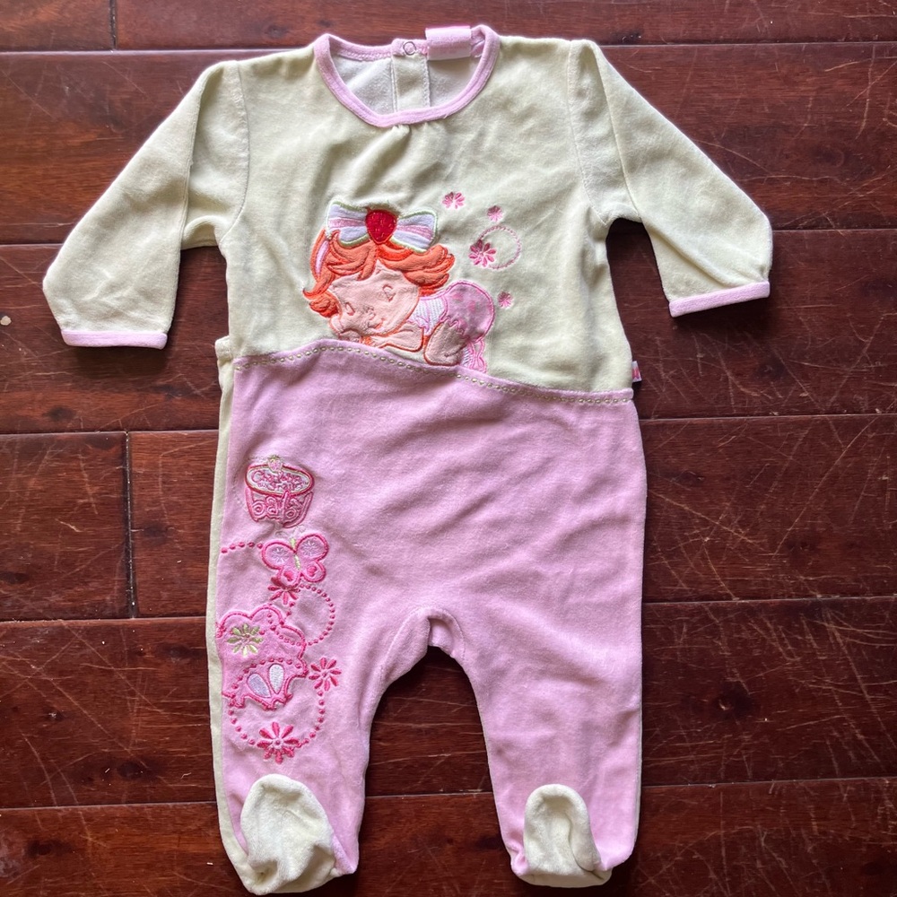 Y2K 2007 Baby Strawberry Shortcake pink and great baby Onesie
